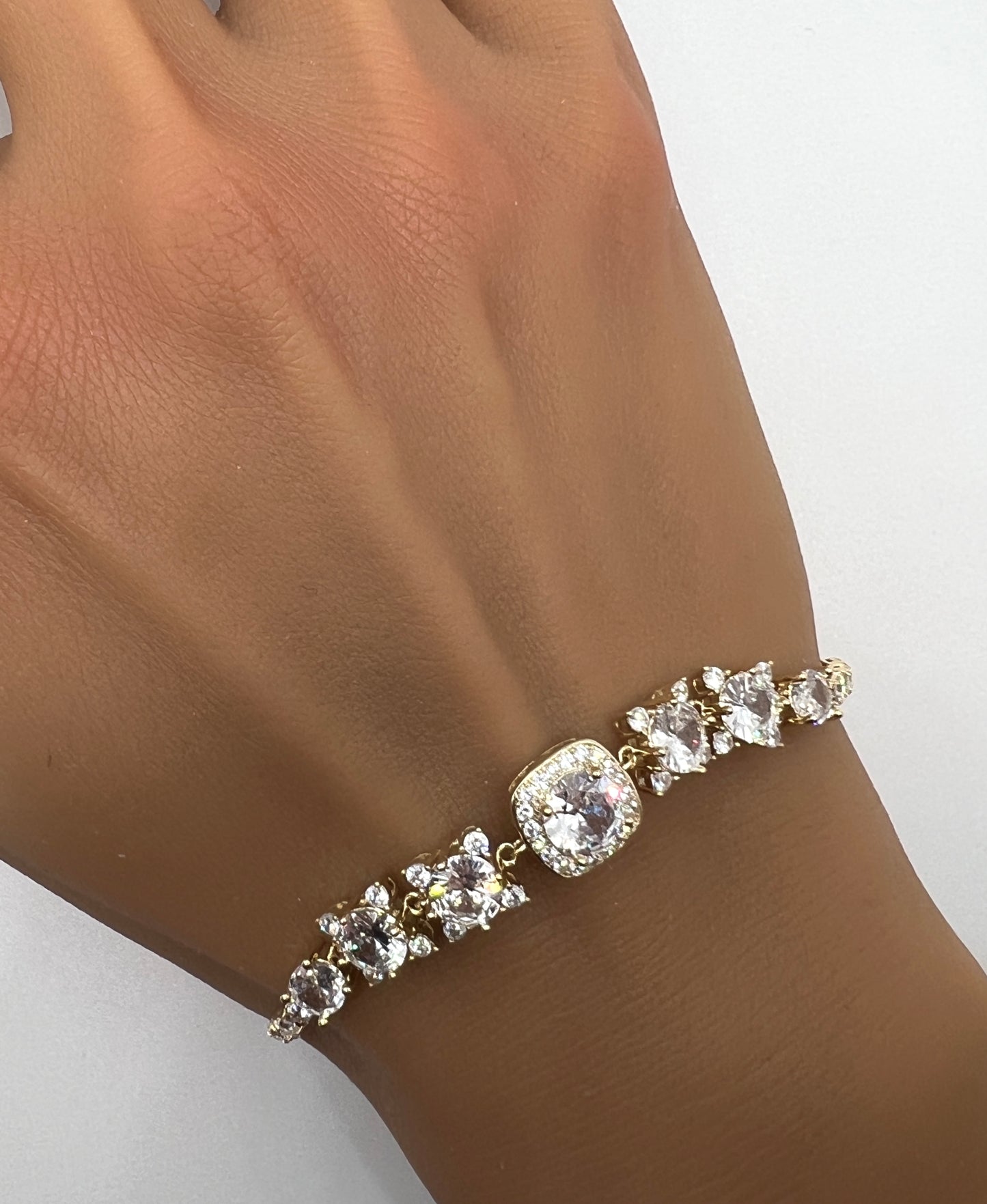 Elegant adjustable white diamond bracelet